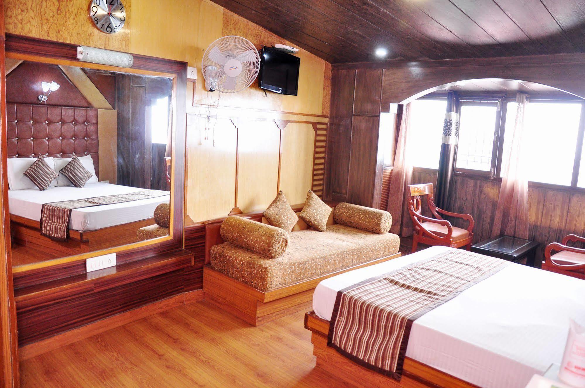 Hotel Sidharath Shimla Buitenkant foto