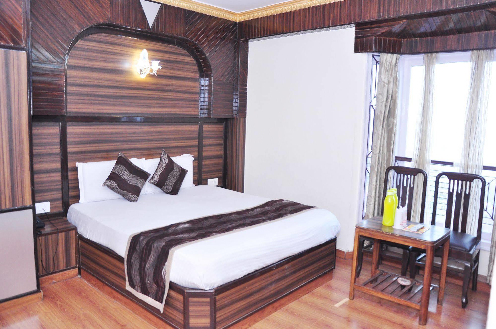 Hotel Sidharath Shimla Buitenkant foto
