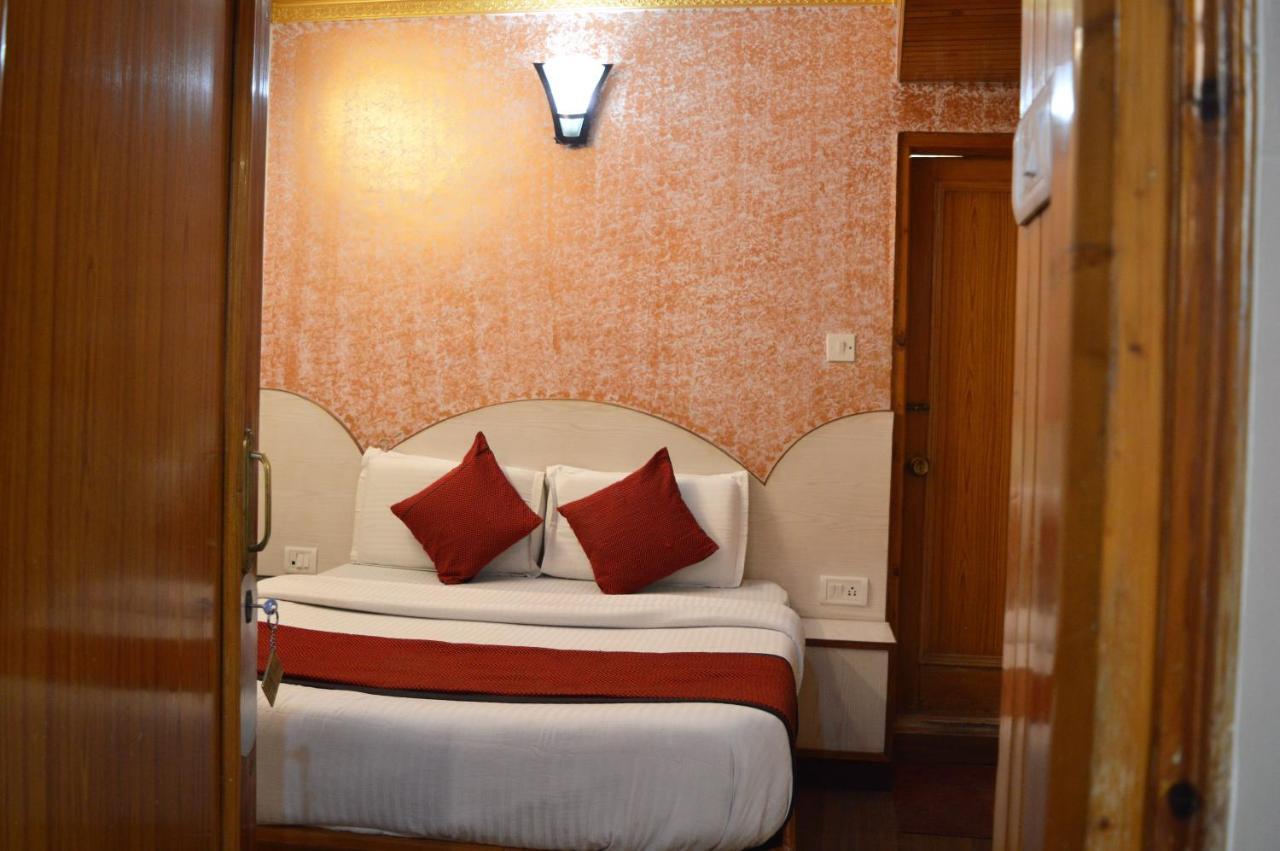 Hotel Sidharath Shimla Buitenkant foto